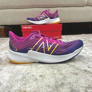 NWT Womens New Balance Shoes - Size 9